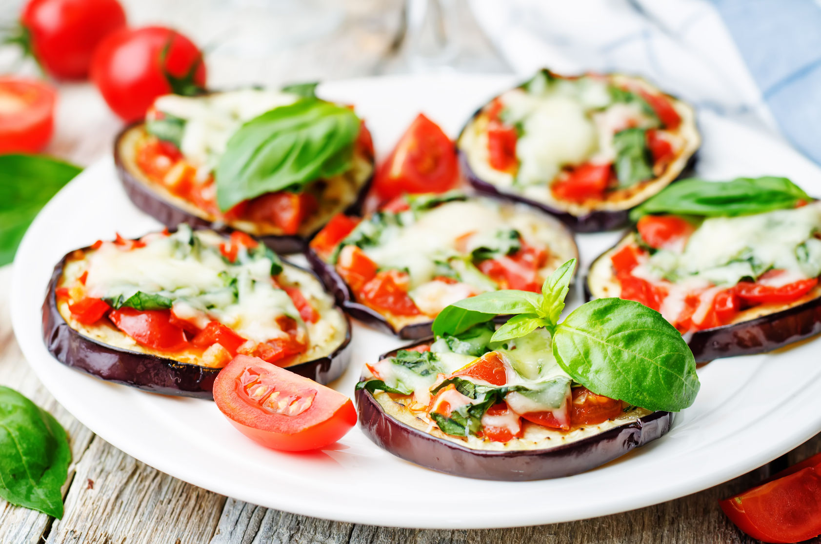 Mini-pizza cu blat de vinete