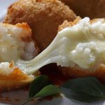 Arancini - chiftelute de orez cu cascaval