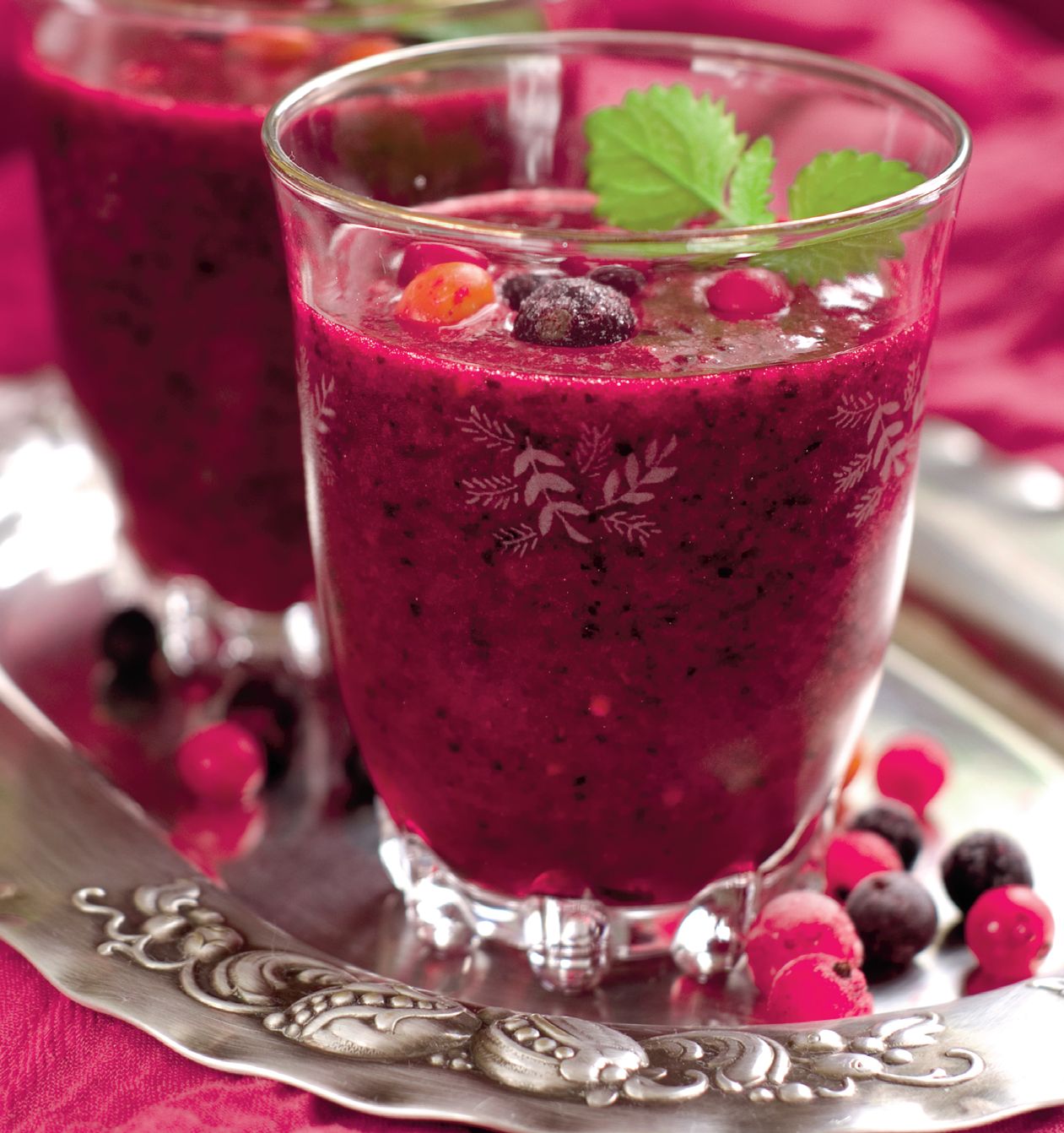 Smoothie de fructe rosii