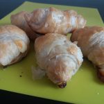 Mini-croissante cu sunca si cascaval