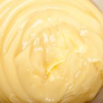 Crema de vanilie in bol de mixer