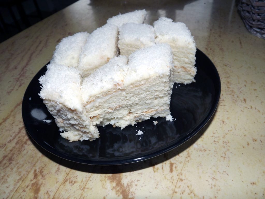 Prajitura Alba ca Zapada cu crema de cocos (2)