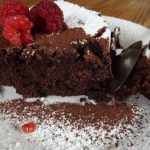 Tort simplu cu ciocolata – 4 ingrediente